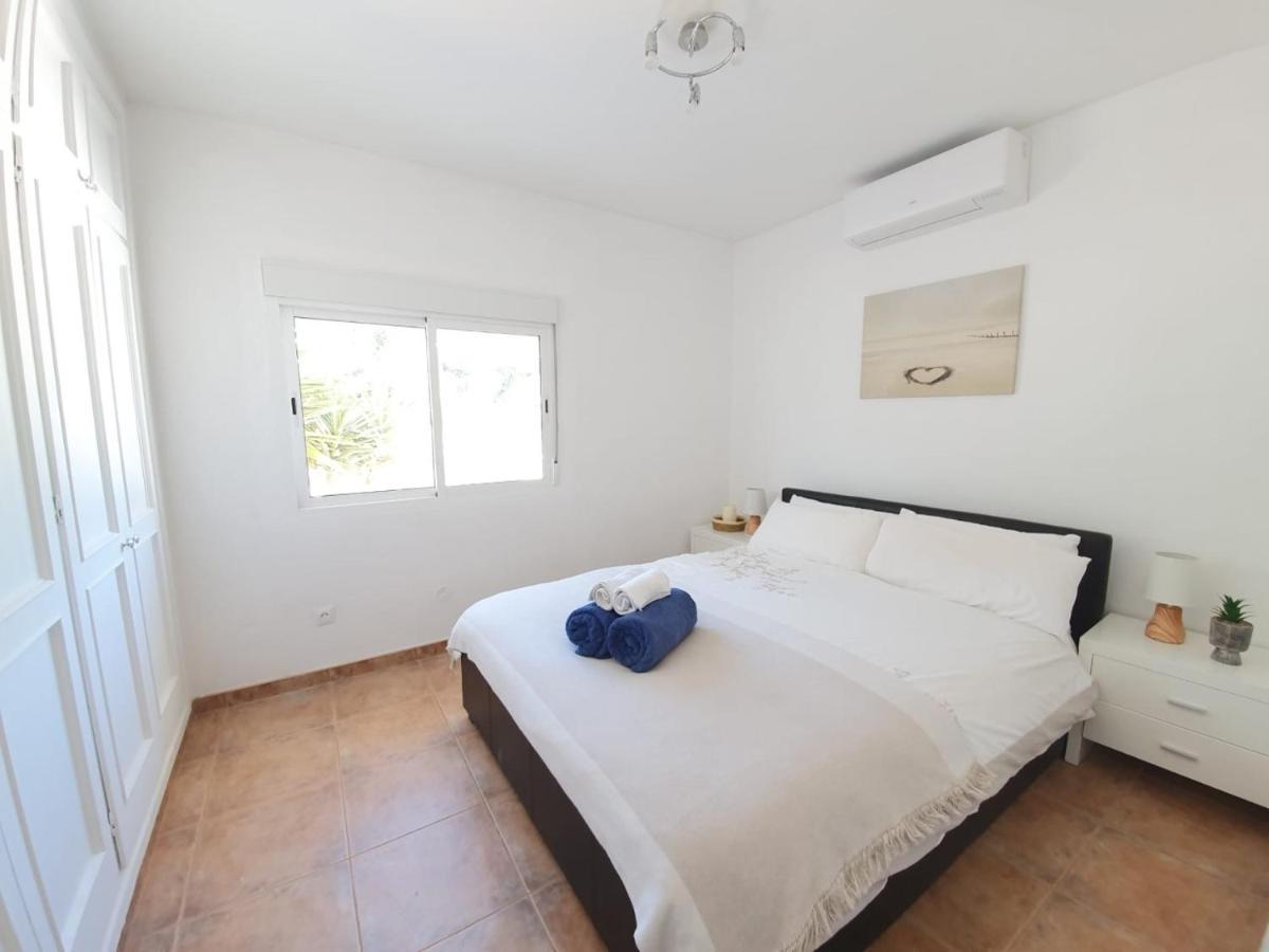 Beautiful 5 Bedroom Villa With Private Pool With Stunning Sea Views, Walking Distances To Shops Restaurants Beach Manilva Extérieur photo
