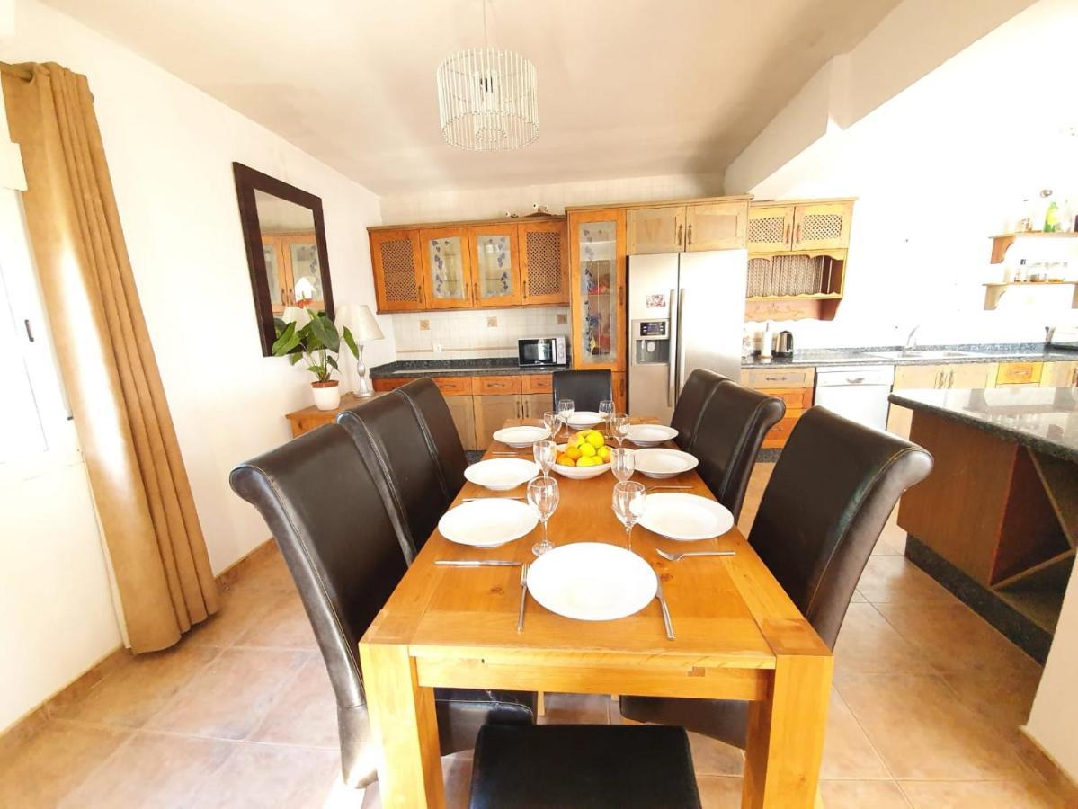 Beautiful 5 Bedroom Villa With Private Pool With Stunning Sea Views, Walking Distances To Shops Restaurants Beach Manilva Extérieur photo