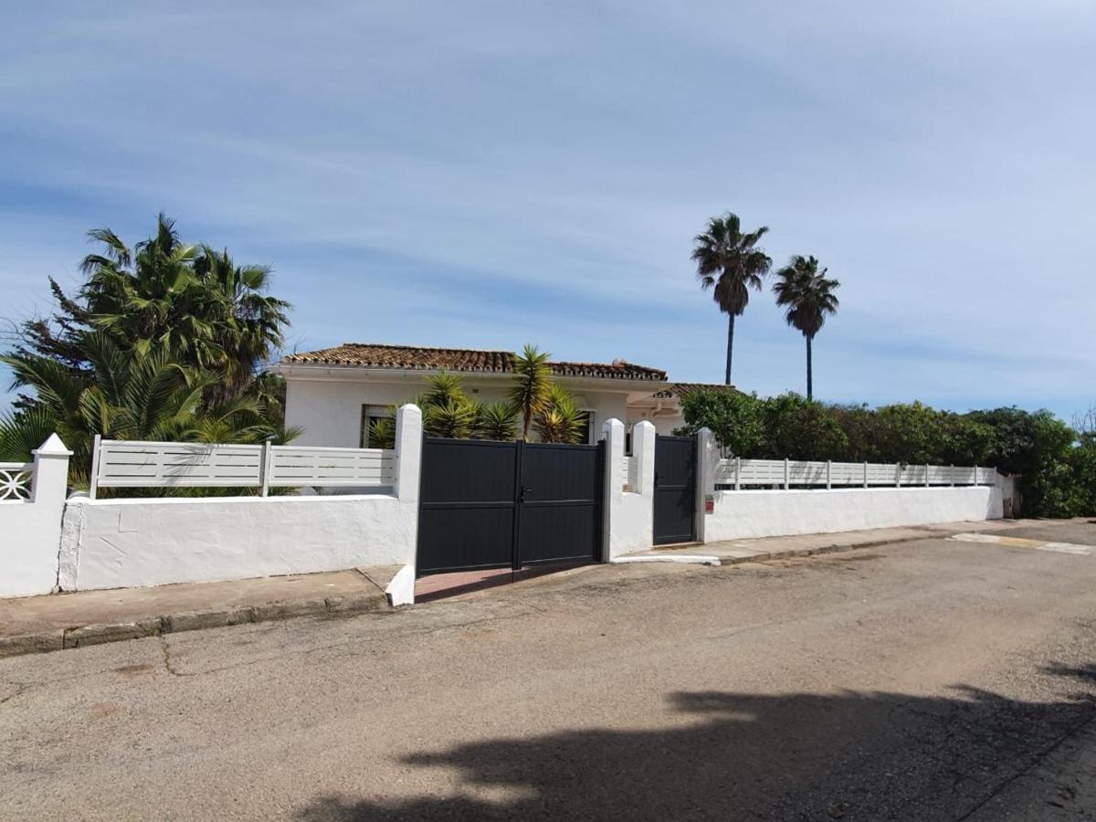Beautiful 5 Bedroom Villa With Private Pool With Stunning Sea Views, Walking Distances To Shops Restaurants Beach Manilva Extérieur photo